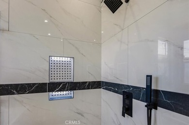 RARE 500 Sq Ft PRIMARY SUITE! Price Improvement! Refreshed and - photo 31