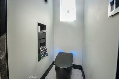 RARE 500 Sq Ft PRIMARY SUITE! Price Improvement! Refreshed and - photo 32