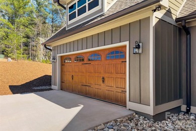 Welcome to this gorgeous home where exceptional craftsmanship - photo 4