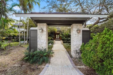 Tucked away in the heart of the Redlands, this private estate - photo 44