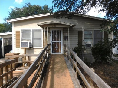 TLC 2-Bedroom home with accessibility features with convenient