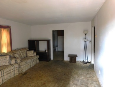 TLC 2-Bedroom home with accessibility features with convenient