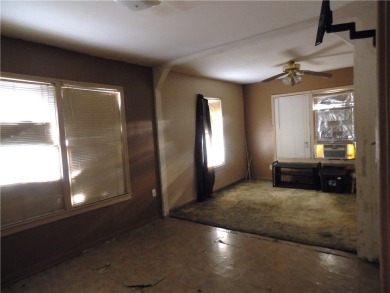 TLC 2-Bedroom home with accessibility features with convenient