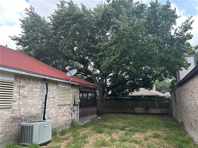 Nice 3-bedroom, 2-bath home featuring a modern kitchen with - photo 11