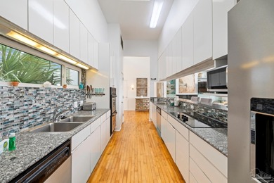 Experience the ultimate in Gulf-front luxury with this stunning - photo 13