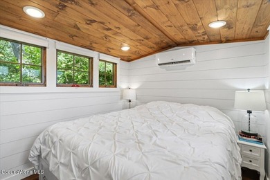 Live in an immaculate, fully furnished tiny home while building - photo 9
