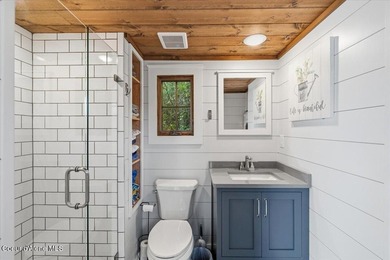 Live in an immaculate, fully furnished tiny home while building - photo 10