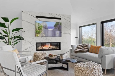 Discover coastal paradise in the Hamptons at this avant-garde - photo 3