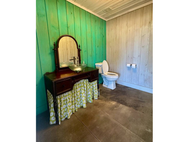 Are you in the market for a commercial property with unbeatable - photo 12