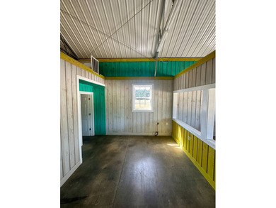 Are you in the market for a commercial property with unbeatable - photo 15