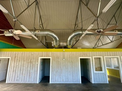 Are you in the market for a commercial property with unbeatable - photo 16