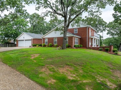 Exceptional value in PRIME LOCATION! This updated brick home on - photo 48