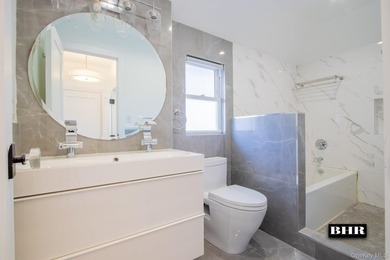 Manhattan Beach - Fully Detached Single-Family Home. Welcome to - photo 11