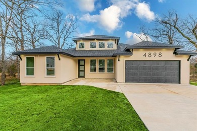 Cedar Creek Lake Home For Sale in Malakoff Texas