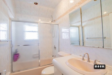 Manhattan Beach - Fully Detached Single-Family Home. Welcome to - photo 12