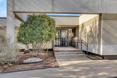 IDEAL opportunity for corporate, medical, legal or professional