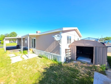 Wow! What a huge Mobile Home Features 5 Bedrooms 2 bathrooms. In - photo 2