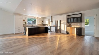 Discover the pinnacle of North Idaho luxury at the Golfers - photo 8