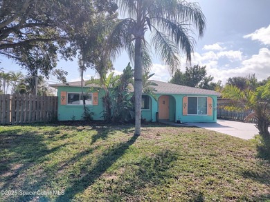 MOTIVATED SELLERS! Enjoy coastal living just minutes from the - photo 1