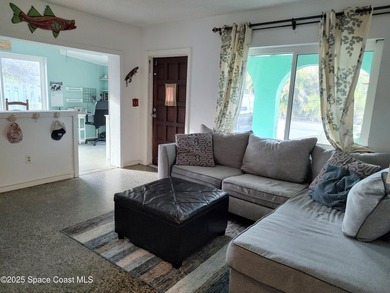 MOTIVATED SELLERS! Enjoy coastal living just minutes from the - photo 4