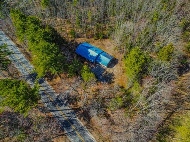 Welcome to 81 Babbidge Road in desirable Falmouth, a peaceful - photo 7
