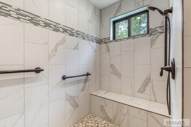 NEW PRICE!! Spectacular newer construction in pristine wooded - photo 27