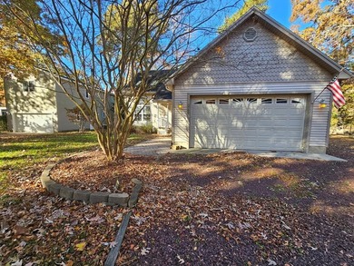 This stunning 3 bed, 2.5 bath house is an exceptional property - photo 1