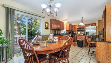 This stunning 3 bed, 2.5 bath house is an exceptional property - photo 6