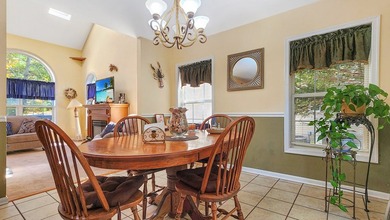 This stunning 3 bed, 2.5 bath house is an exceptional property - photo 7