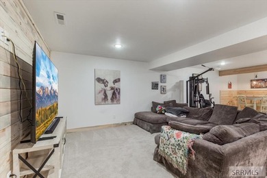 NEW PRICE!! Spectacular newer construction in pristine wooded - photo 42