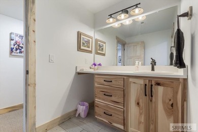 NEW PRICE!! Spectacular newer construction in pristine wooded - photo 45