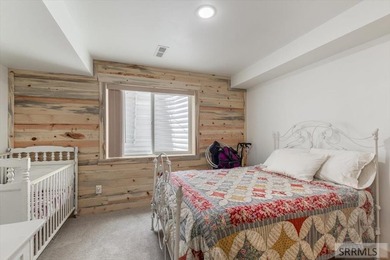 NEW PRICE!! Spectacular newer construction in pristine wooded - photo 47