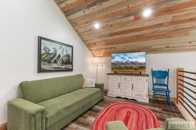 NEW PRICE!! Spectacular newer construction in pristine wooded - photo 49