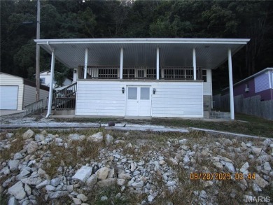 Lake Home Sale Pending in Kampsville, Illinois