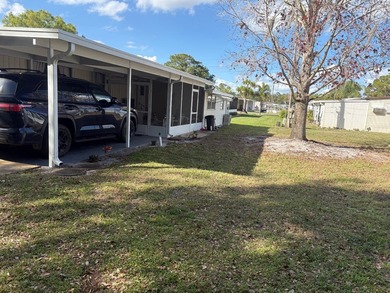 This beautifully kept home features 2 bedrooms, 1.5 bathrooms - photo 3