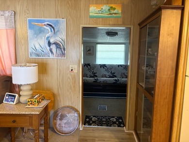 This beautifully kept home features 2 bedrooms, 1.5 bathrooms - photo 6