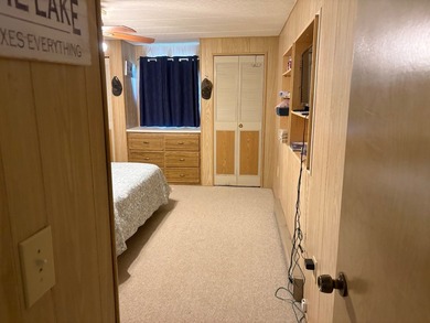 This beautifully kept home features 2 bedrooms, 1.5 bathrooms - photo 10