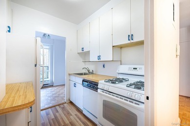 Exciting Exclusive 2 Bedroom, 2 Bathroom! Spectacular apartment - photo 14