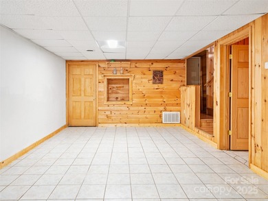 ACCEPTING ALL OFFERS - SELLER IS MOTIVATED Custom-built 2,800 sq