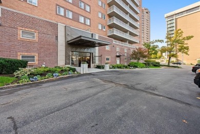 Experience Plaza Living at Its Best! Step inside this