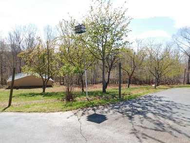 Beautiful maintained one level Brick Home on 5.50 in Elon that - photo 8