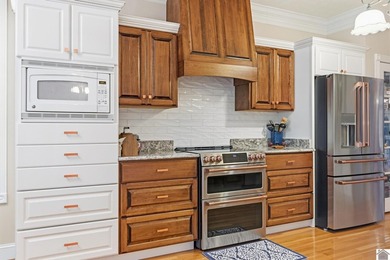 Located on the golf course in Drake Creek, this 4-bedroom, 2 - photo 11