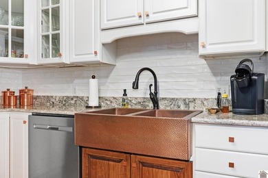 Located on the golf course in Drake Creek, this 4-bedroom, 2 - photo 12