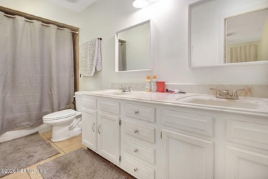 Back on the market! This gorgeous 3/2 with a loft is perfect for - photo 14