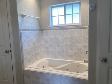 Schedule your tour of this open concept, well maintained & - photo 15
