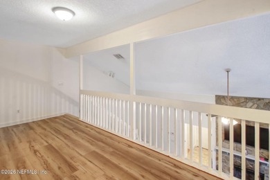 Back on the market! This gorgeous 3/2 with a loft is perfect for - photo 16