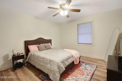 Back on the market! This gorgeous 3/2 with a loft is perfect for - photo 20