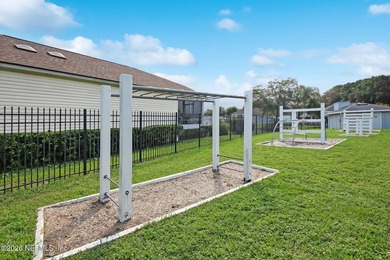 Back on the market! This gorgeous 3/2 with a loft is perfect for - photo 25