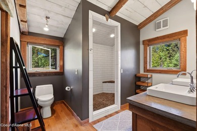 Rarely does a property offer this level of flexibility, privacy - photo 30