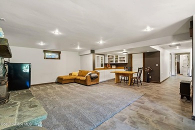 Rarely does a property offer this level of flexibility, privacy - photo 42